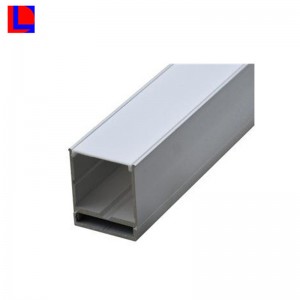 Tub de aluminiu cu formă pătrată bine făcută